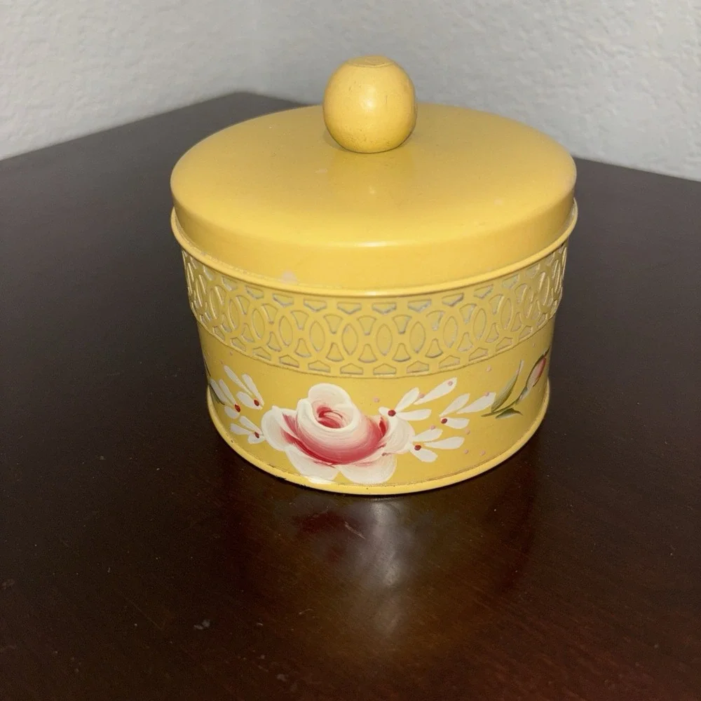 VTG Buttery Yellow Powder Box Tin Feminine Shabby Granny Cottage Dresser Table